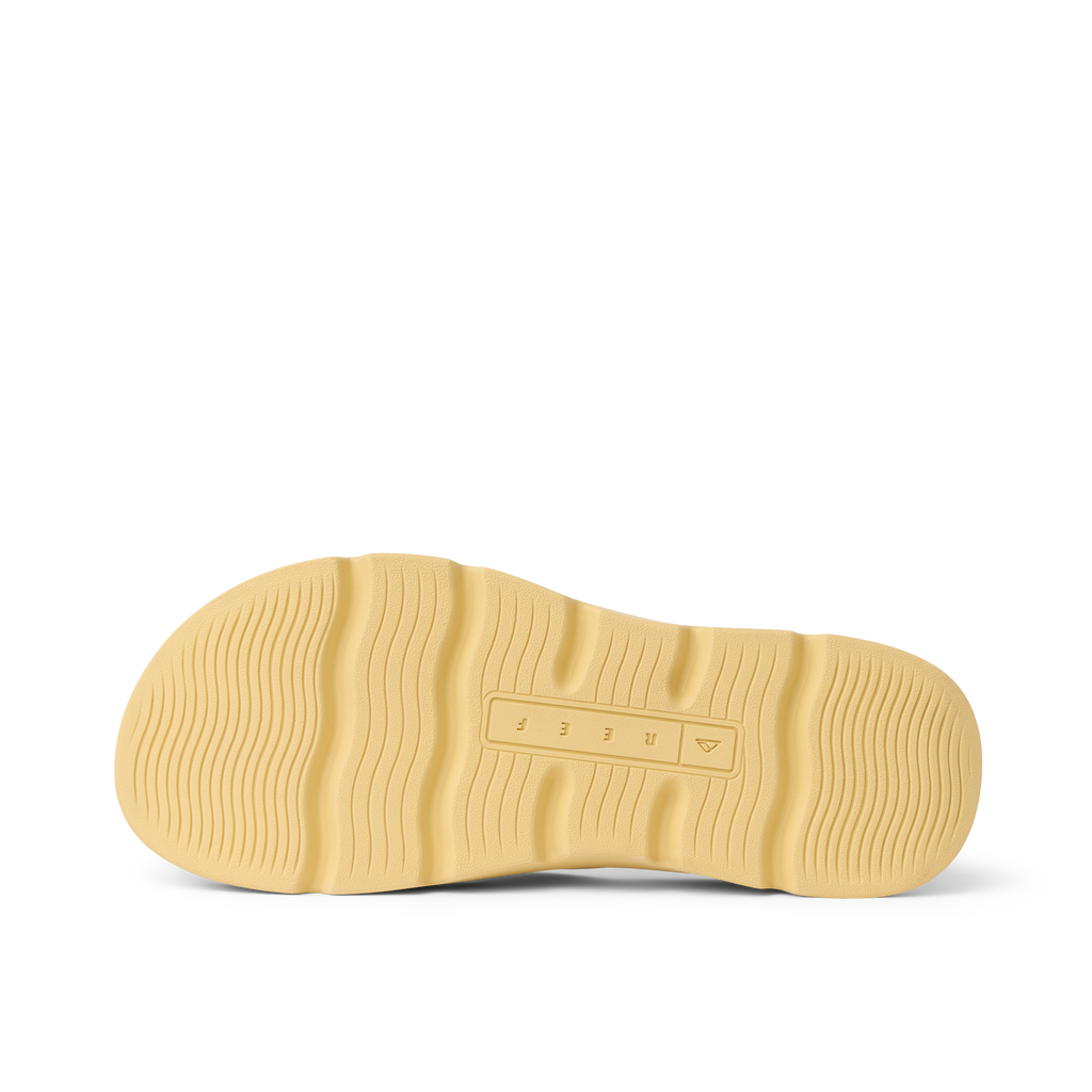 Vista Luxe Vivianahh shoe sole facing up, showing textured tread with anatomical arch support, designed for beach comfort.
