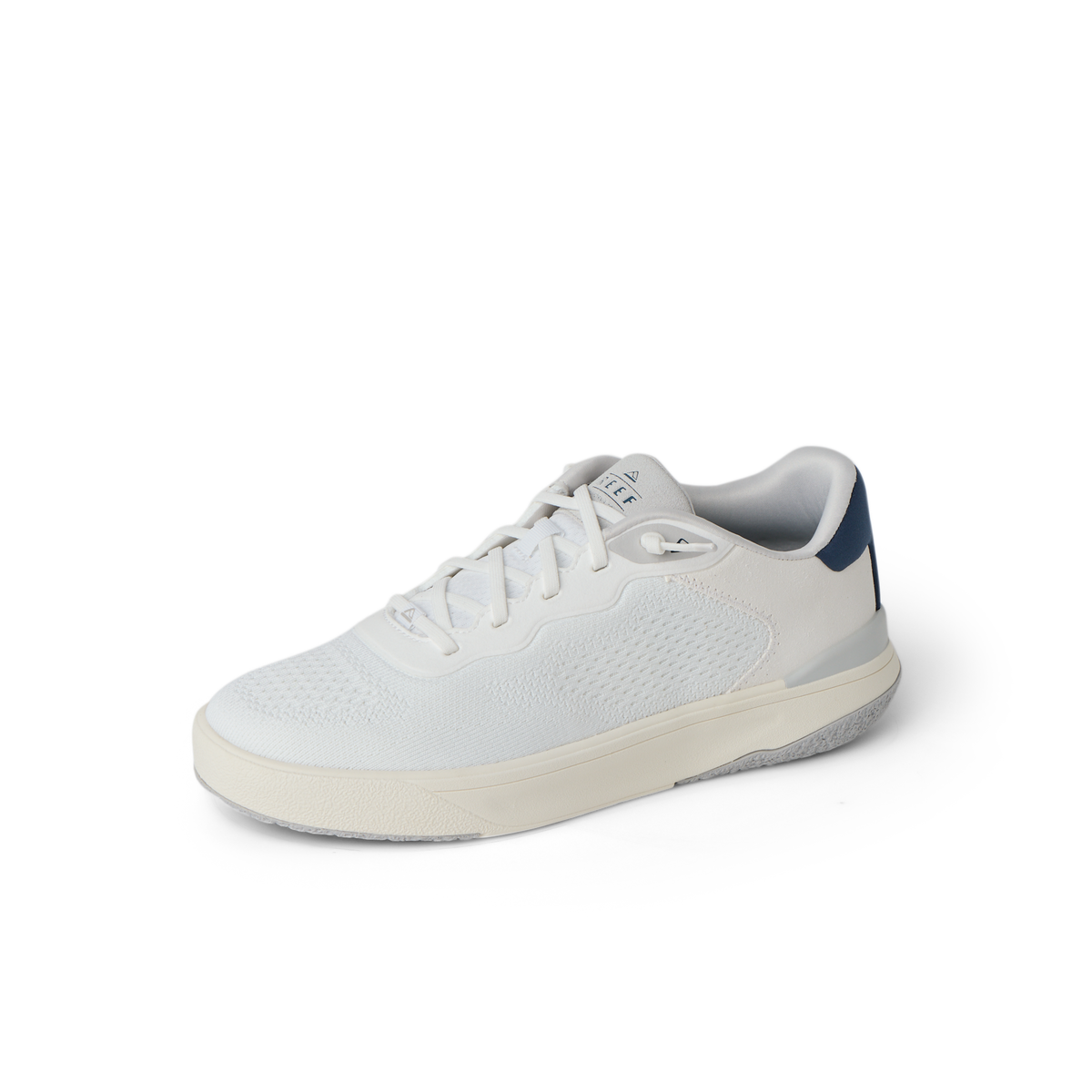 Shoreline Del Mar men’s sneaker facing left, white with grey and blue accents, lightweight and beach-inspired comfort footwear.