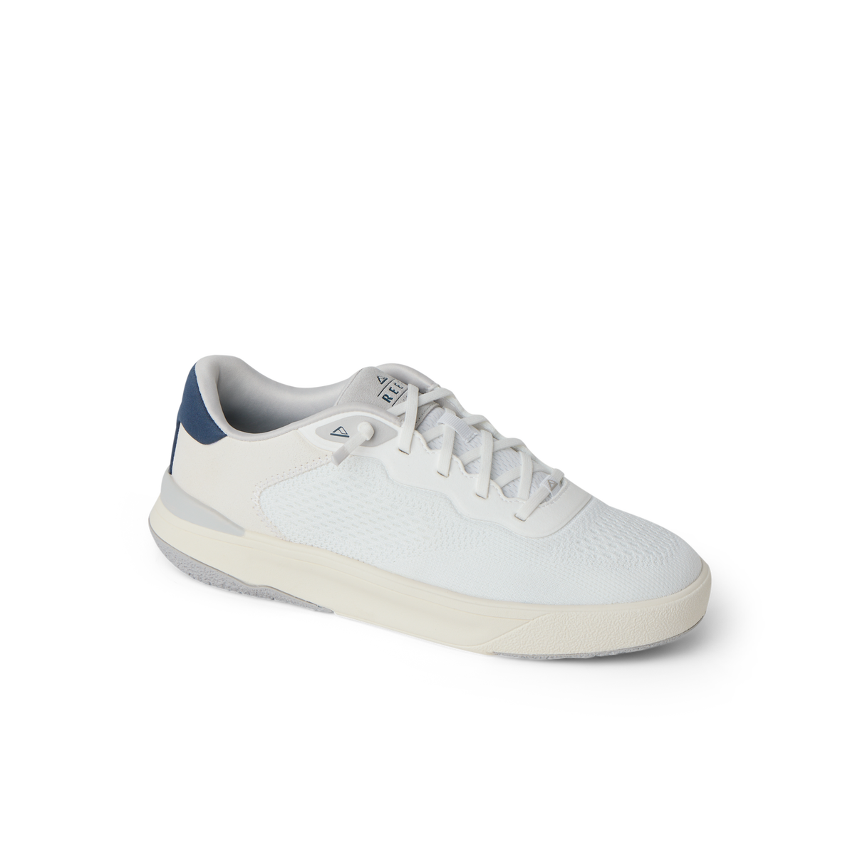 Shoreline Del Mar sneaker for men facing left, showcasing breathable mesh upper and cushioned sole for beach comfort.