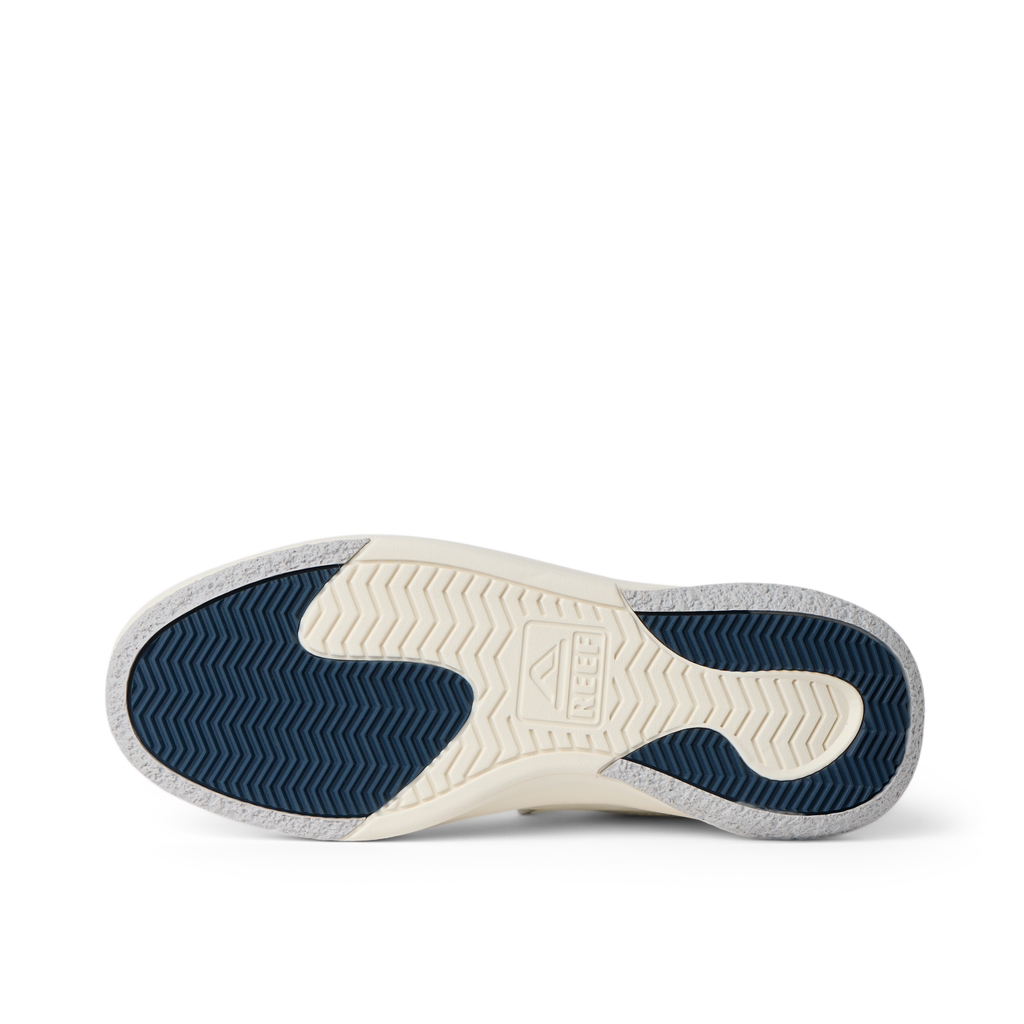 Sole view of Shoreline Del Mar men’s sneaker facing upward, showing durable tread with water-friendly materials.