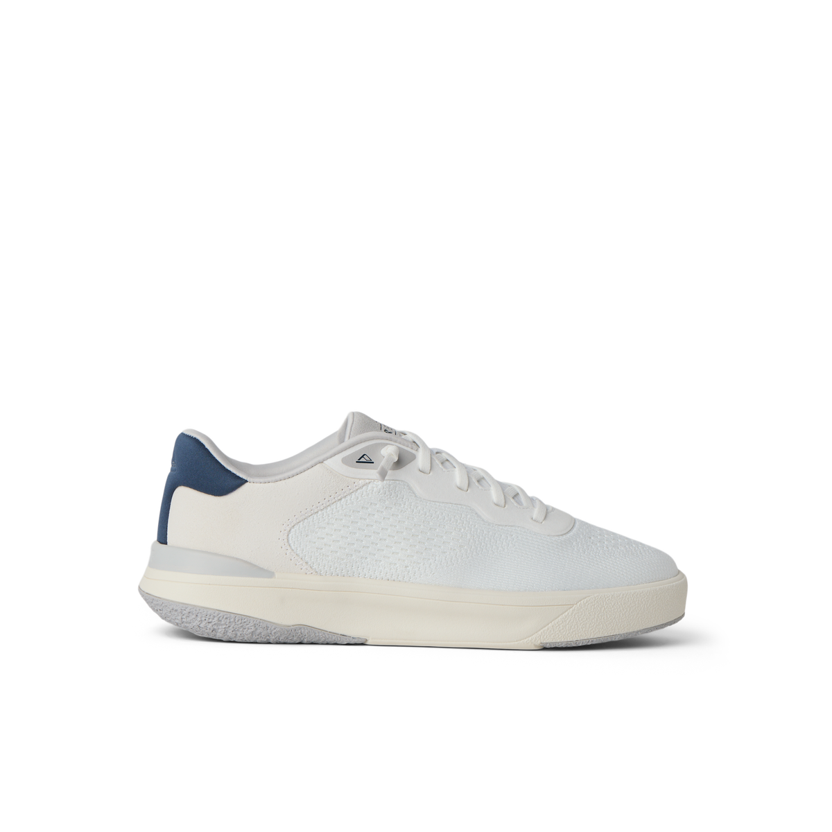 Side view of Shoreline Del Mar men’s sneaker in white, grey, and blue with anatomical arch support and cushioned sole.